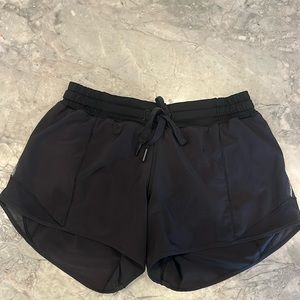 Lululemon size 6 black running shorts
